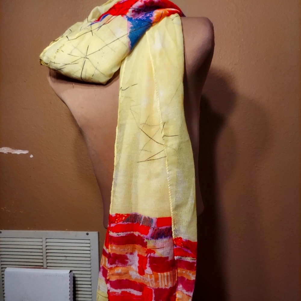 Scarf made with fine materials.